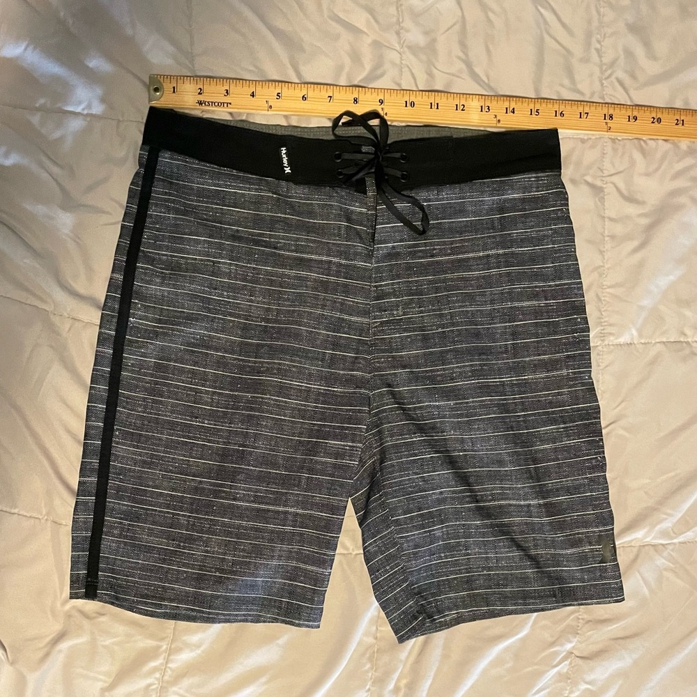 Hurley Mens Board Shorts Trunks Grey Black Stripe Drawstring Lightweight 29
